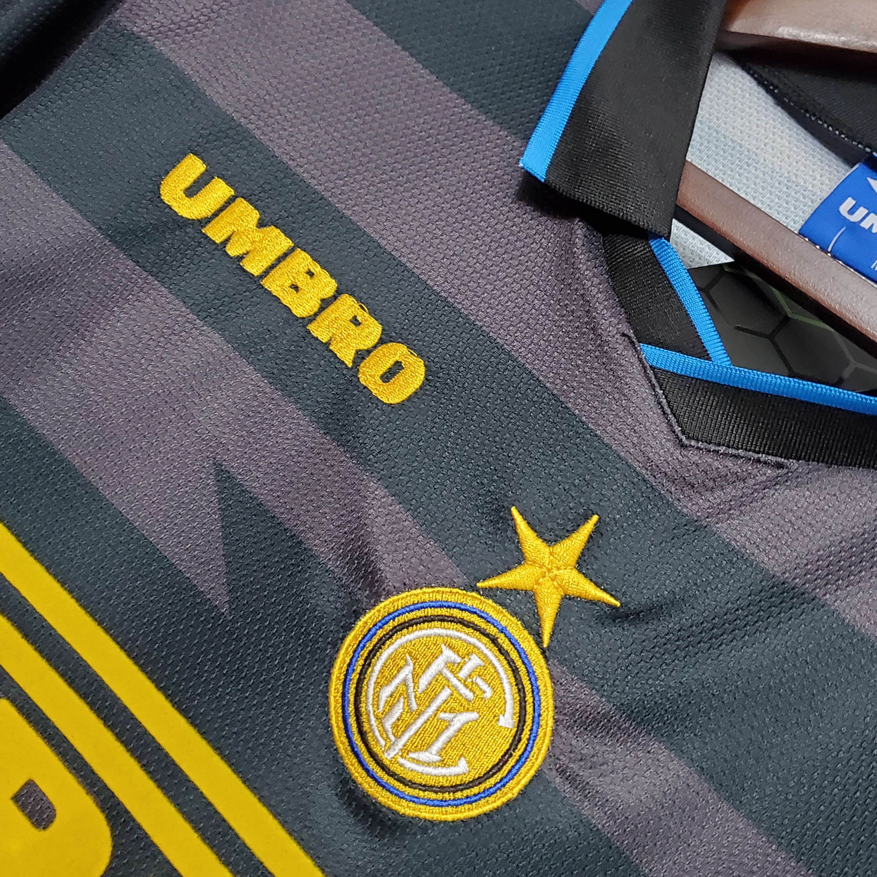 Ретро футболка Интер Милан гостевая 1997/1998