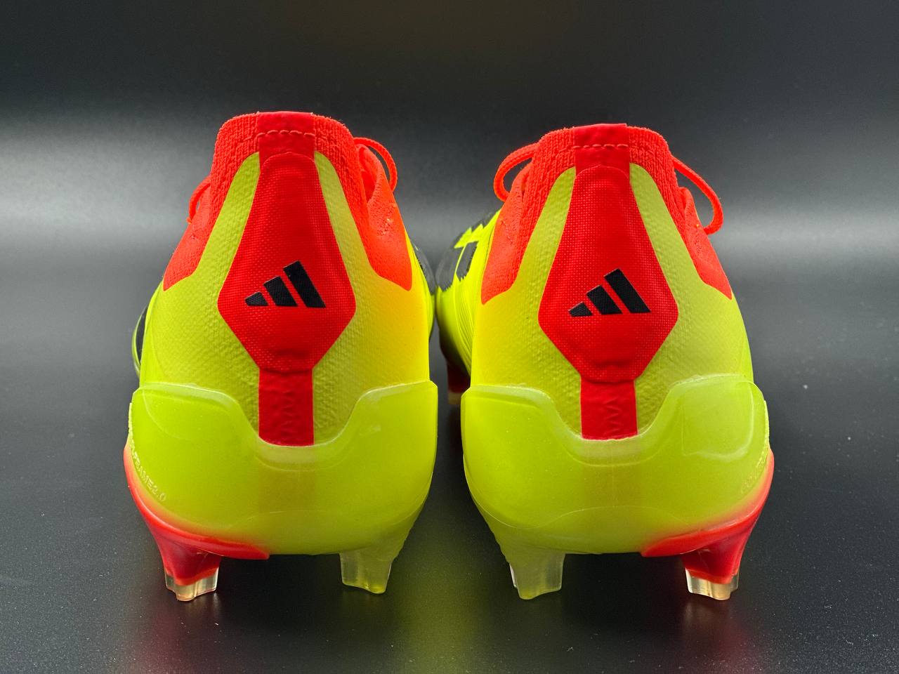 Футбольные бутсы Adidas Predator Elite Low FG желтые оранжевые
