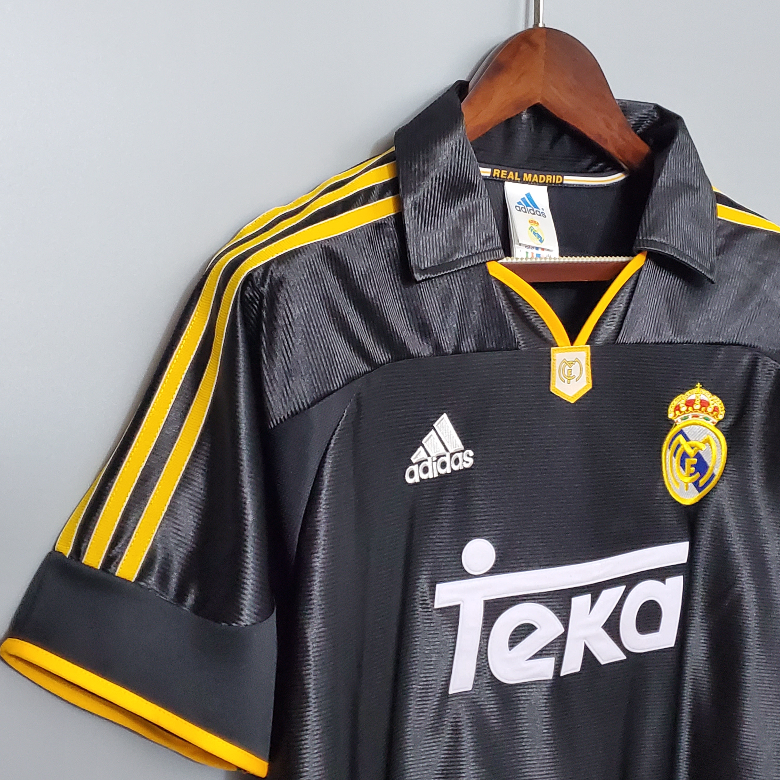 Ретро футболка Реал Мадрид гостевая 1999/2001