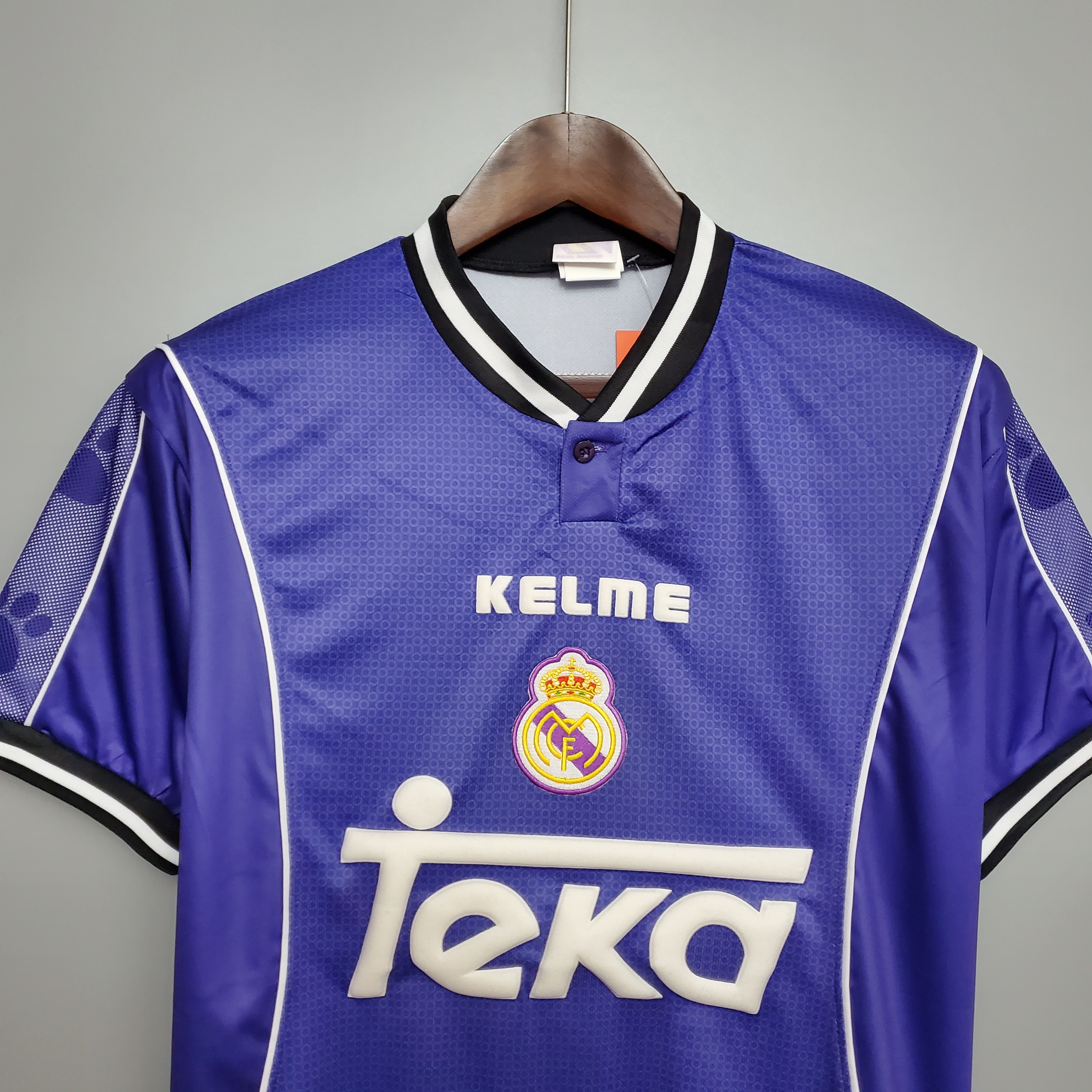 Ретро футболка Реал Мадрид гостевая 1997/1998