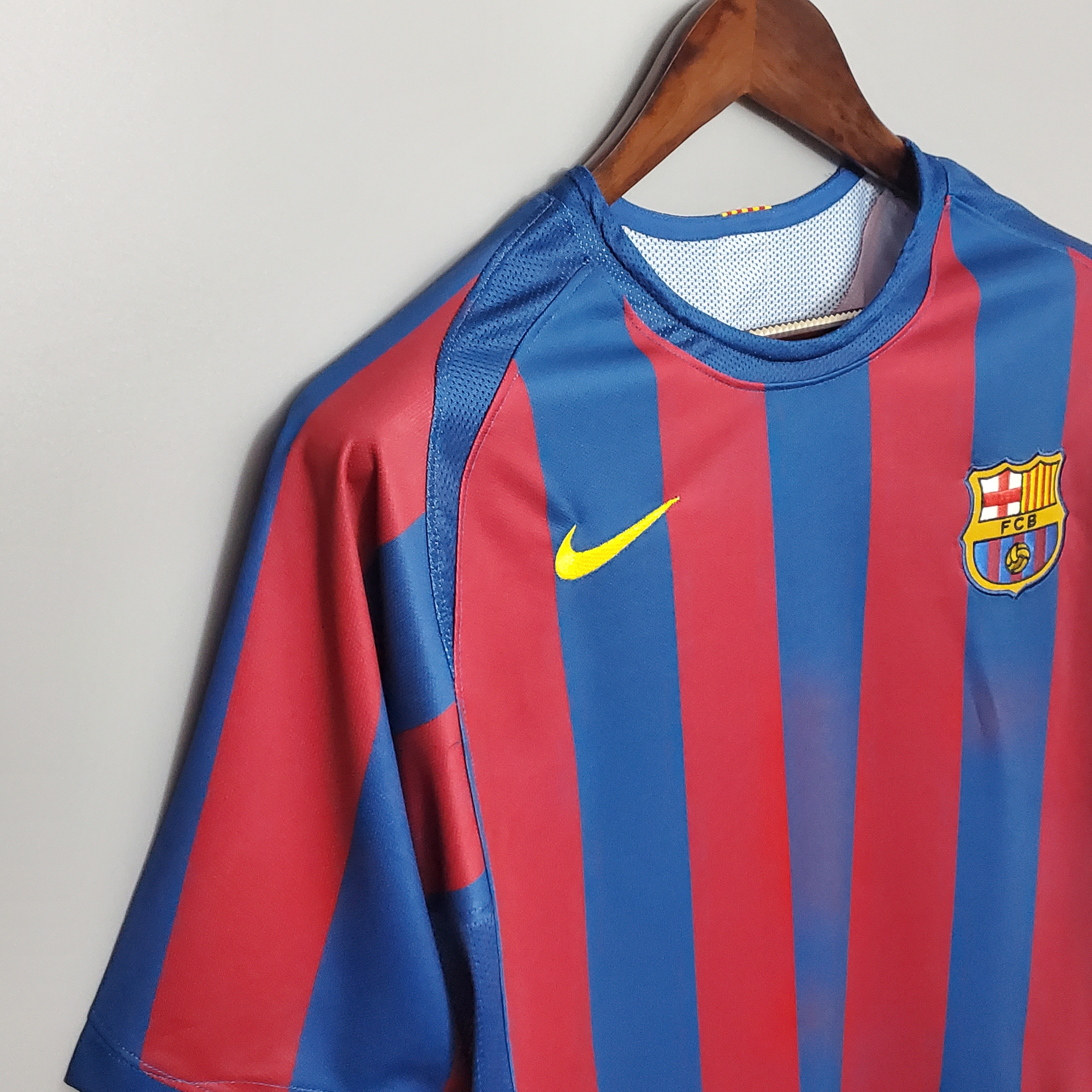Ретро футболка Барселона UEFA CL домашняя 2005/2006