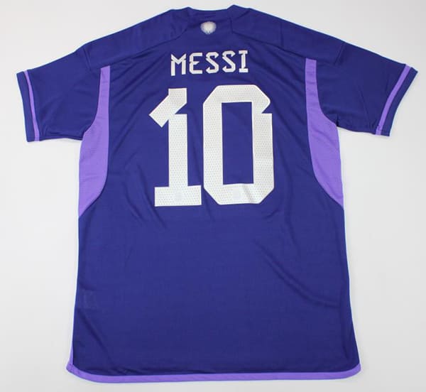 Футболка Аргентина гостевая QATAR 2022 фанатская версия MESSI 10