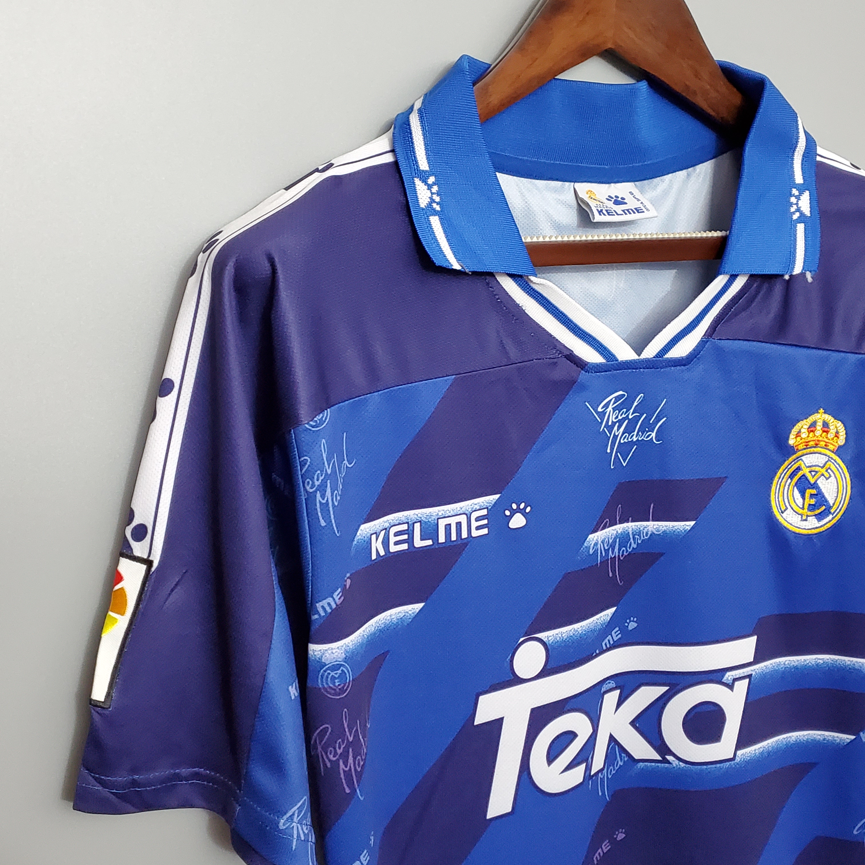 Ретро футболка Реал Мадрид гостевая 1994/1996